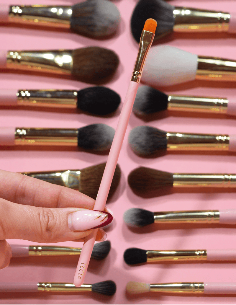 #1221 Brosse plate pour détails