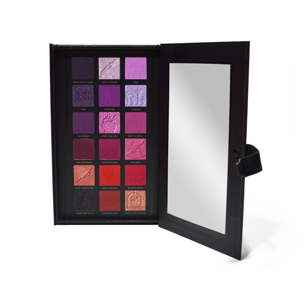 Une gouttelette de palette de fards à paupières Halloween magique