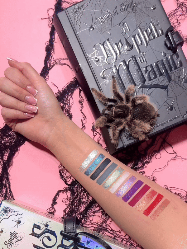 Une gouttelette de palette de fards à paupières Halloween magique