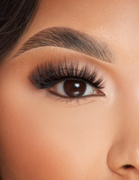 Cils fouettés avec amour