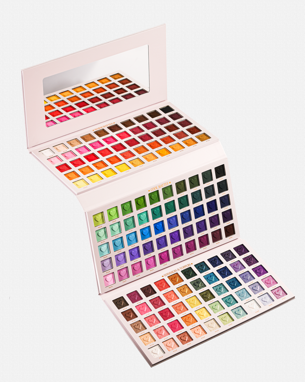 Une palette de fards à paupières arc-en-ciel P.Louise Creative Comeback XXXL ouverte affichant 150 fards à paupières colorés
