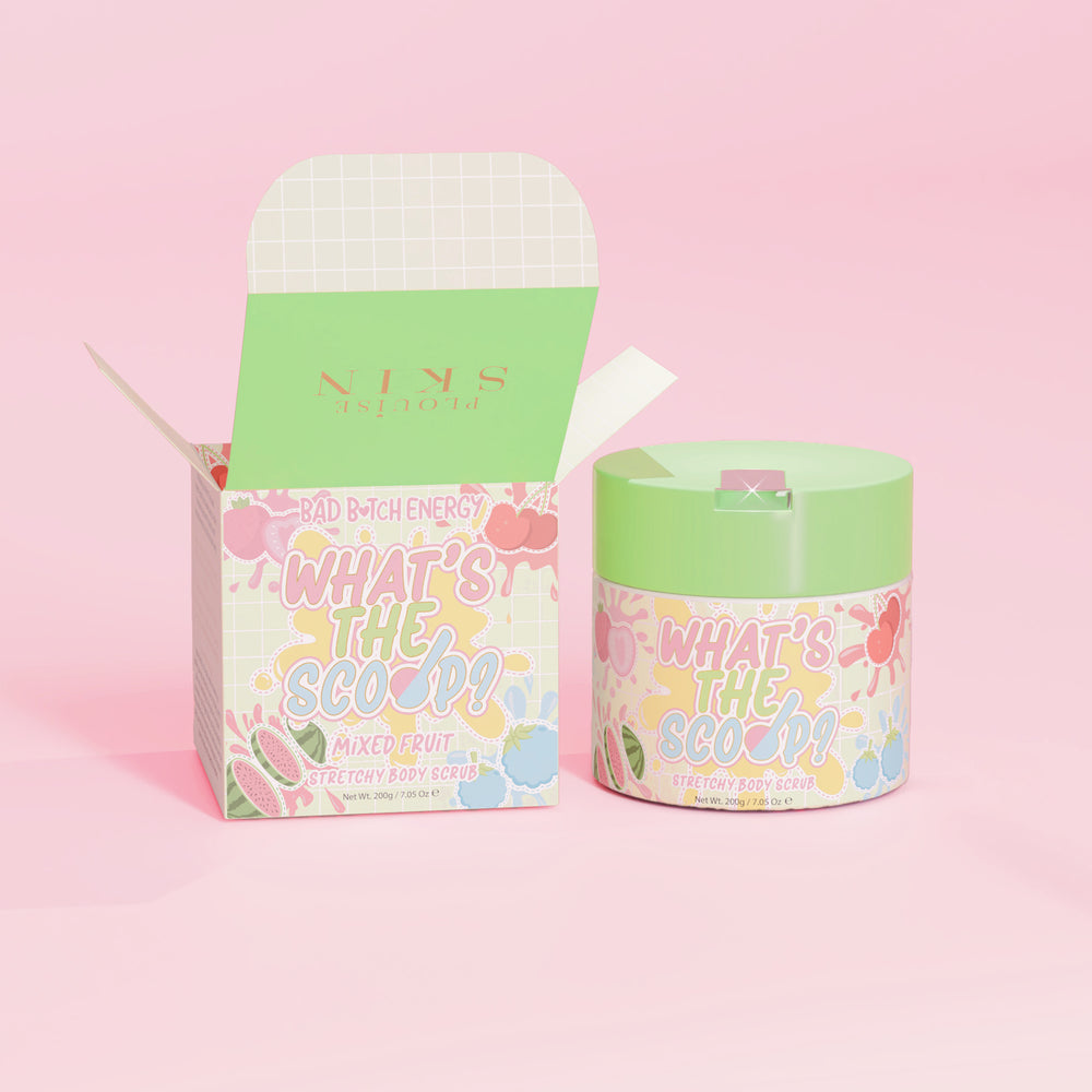 P.Louise « Quel est le scoop ? » gommage corporel extensible au parfum de fruits mélangés avec un emballage design de fruits mélangés sur fond rose