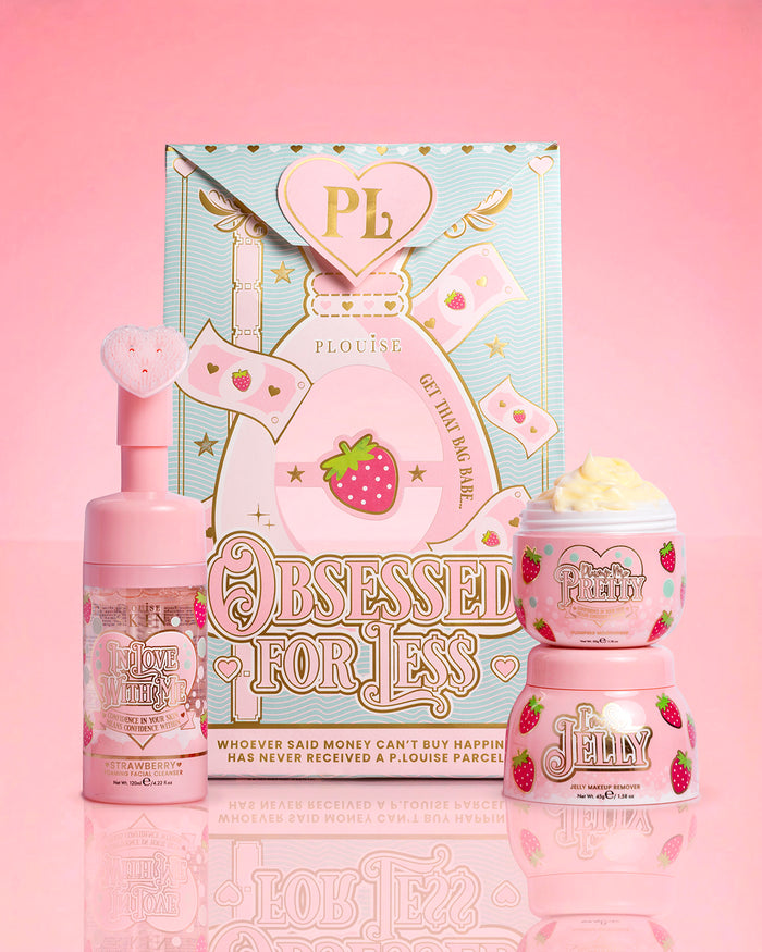 P.Louise Fraise Obsédée Pour Moins Obsédée Pour Bad Bitch sur fond rose
